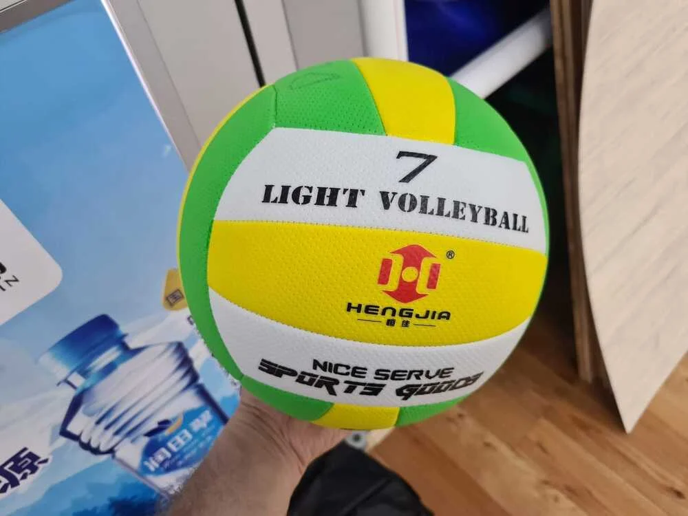 Pallone ufficiale da Light Volleyball, marchio Hengjia, riconosciuto dalla federazione cinese di pallavolo
